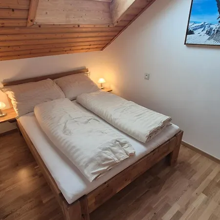 Riverhaus 2 سخلادميخ